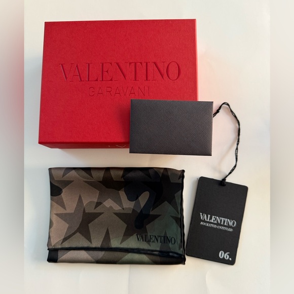 NWT VALENTINO SILK POCKET SQUARE SCARF - Picture 5 of 5